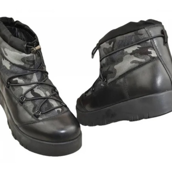 Prada Leather snow boots - Picture 2 of 5